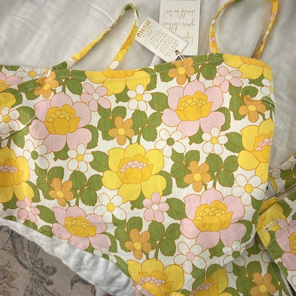 Handkerchief Top and Arizona High Waisted Shorts
Show Me Your Mumu - Picture 7 of 7